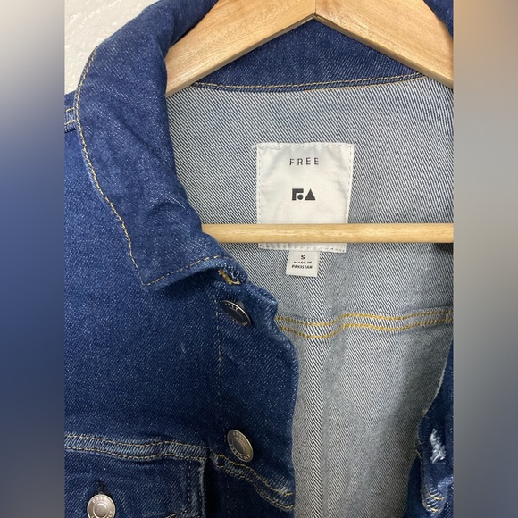 Free Assembly Women’s Denim Jacket - Picture 5 of 9
